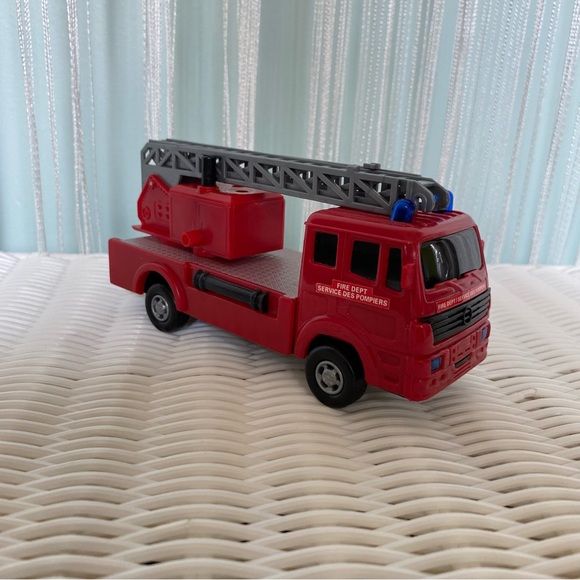Bundle of Four Toy Vehicles - Picture 3 of 17